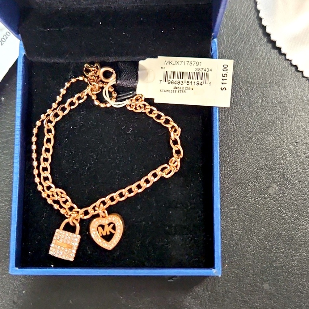 NEW CRYSTAL MICHAEL KORS BRACELET LOCK HEART